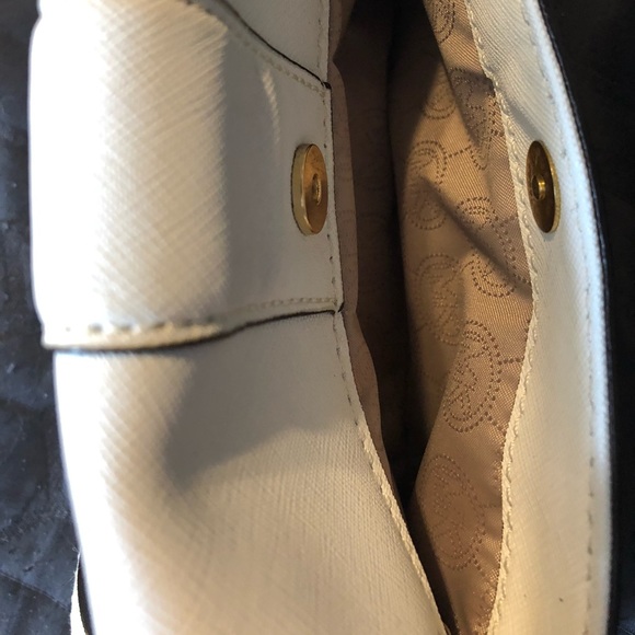 Michael Kors white crossbody bag - Picture 8 of 14